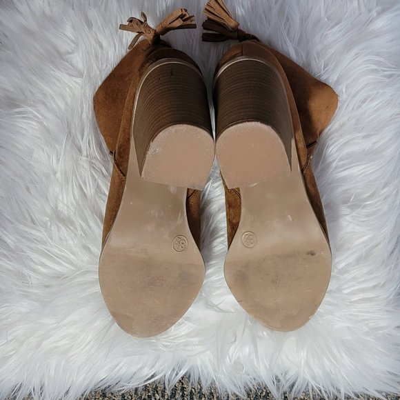 Universal Thread Women's Brown Suede Clare Tassel Heeled Bootie Size 8.5 - Picture 13 of 16